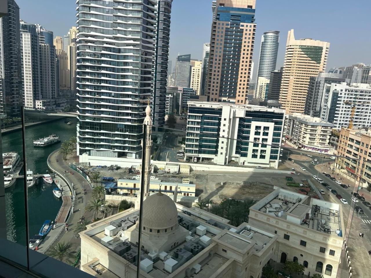 Dubai Marina Walk Gem Modern Apartments With Pool & Gym Access, Steps To Beach & Metro Managed By Sunnyhomes Rum bild
